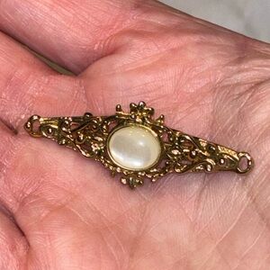 Vintage Estate Filigree Gold-Tone Bar Brooch Faux Pearl Center 1940s Style